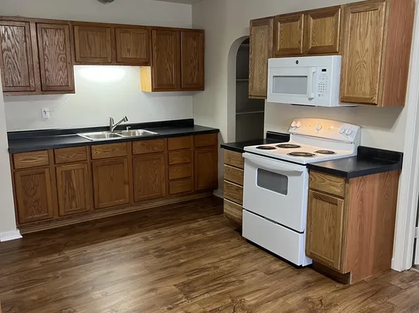 104 N Niles St, Metamora, IL