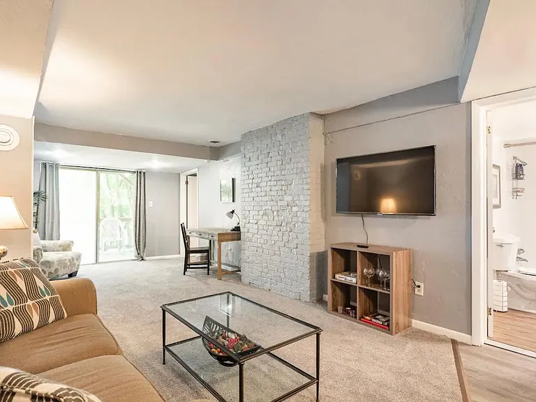 2330 Buena Vista St #B — Photo 5