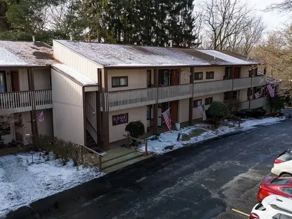 136 N Cleveland Ave #9-A, Mogadore, OH 44260