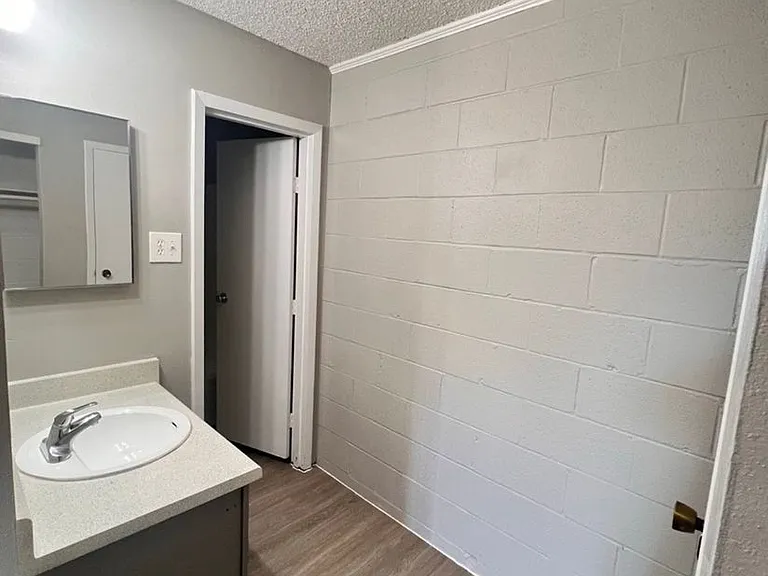 Fleur Apartments — Photo 16