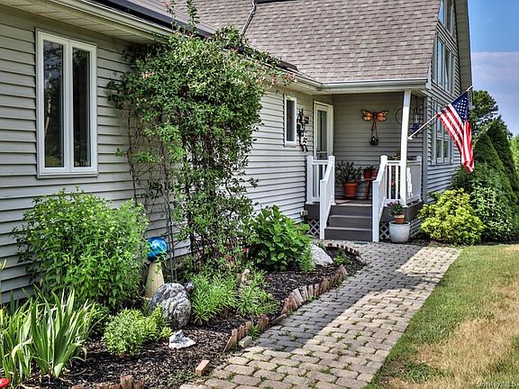 3rd image of 32 Greenville Tpke
