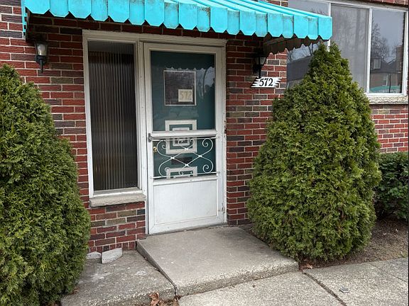 2nd image of 1572 Kenmore Ave