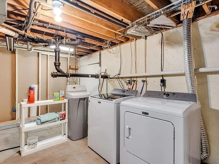 3321 Clove Cir — Photo 23