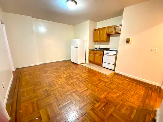 Rented by Lang Realty LLC | media 8