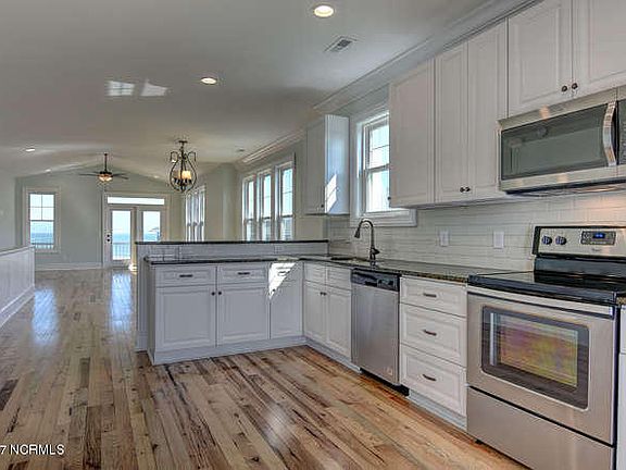 4th image of 1015 N Carolina Beach Avenue #1