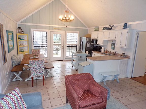 5th image of 80 Contreau Rd