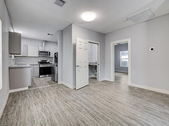 5th image of 4224 Marina St