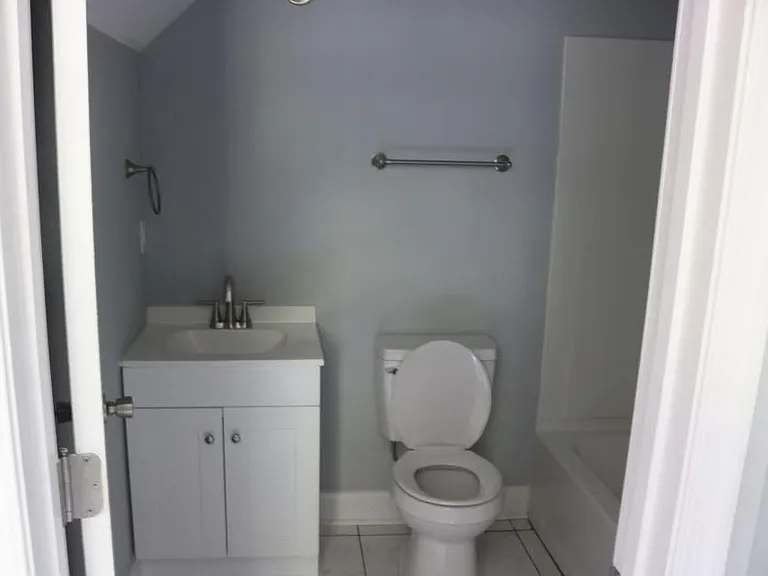 1134 Hinton St — Photo 6