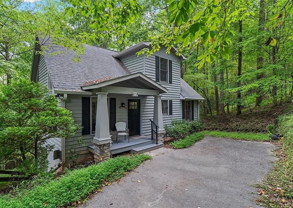 1st image of 1083 Mountain Oak Rd