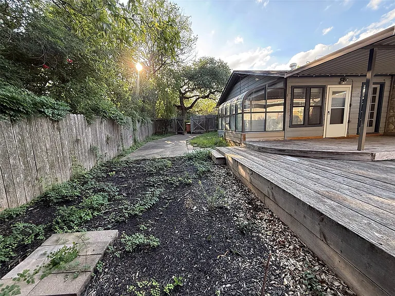 8713 Azalea Trl — Photo 9