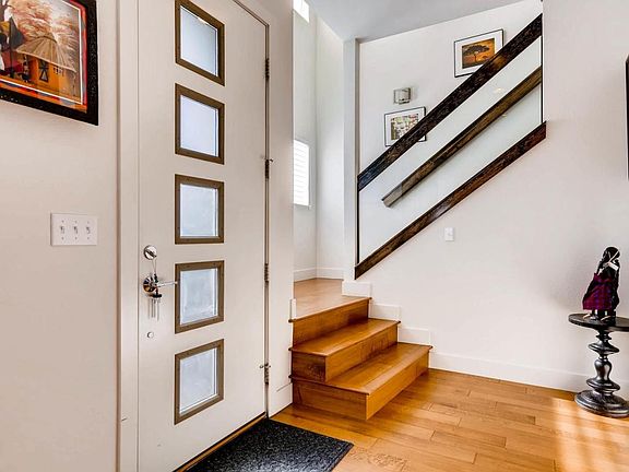 3rd image of 5050 N Valentia St #102