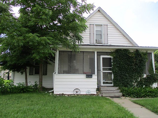1st image of 137 N Woodland Ave