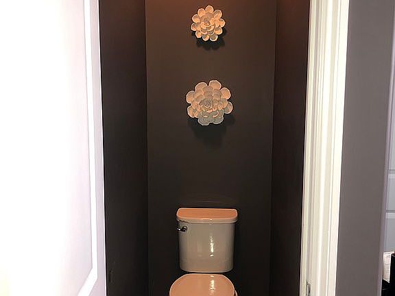 Owner's Powder Room