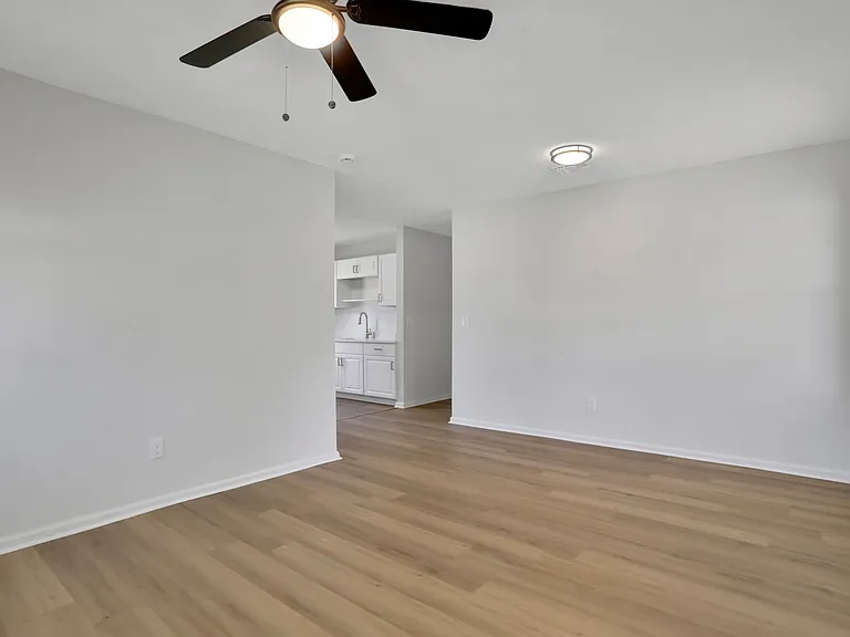 4404 Key Largo Dr — Photo 23