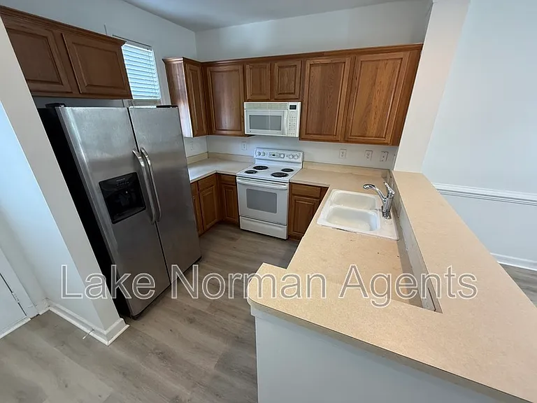 10031 Ansonborough Sq — Photo 4