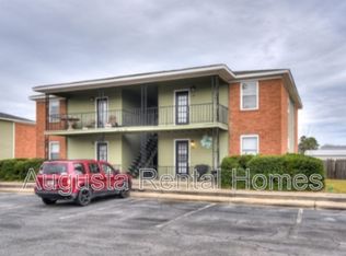2575 1/2 Tobacco Rd APT B, Hephzibah, GA 30815