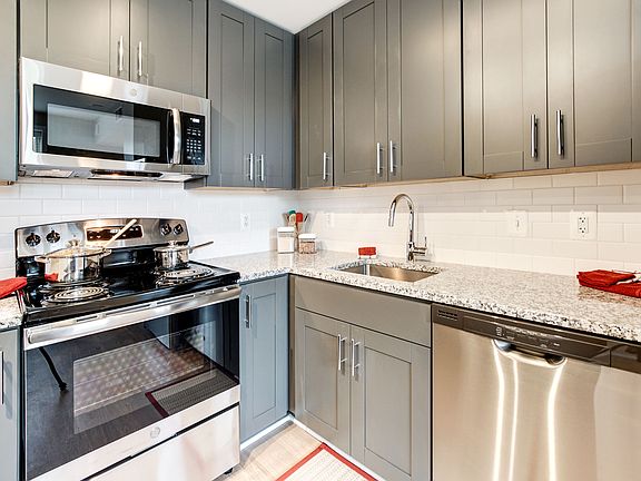 3rd image of 1360 Peabody St NW #1-012