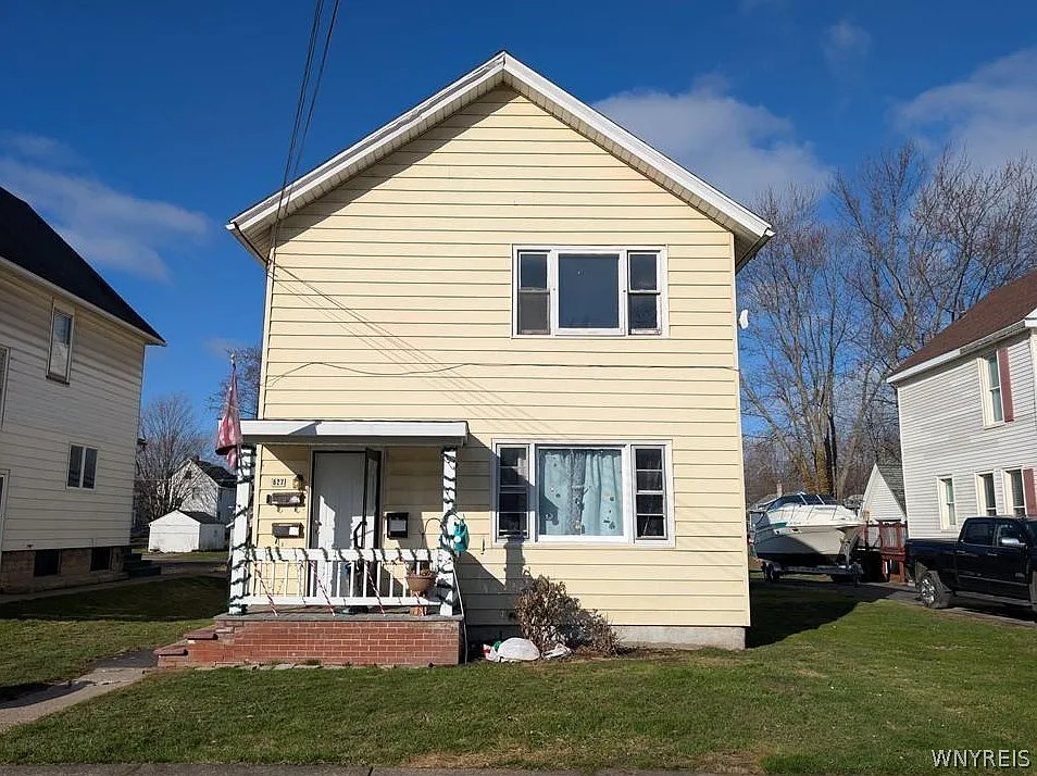 627 Deer St