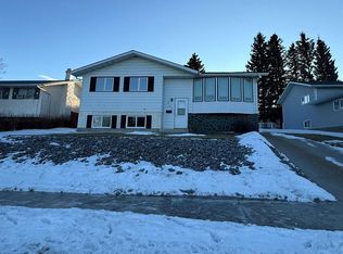 131 N Collinge Rd, Hinton, AB T7V 1M1