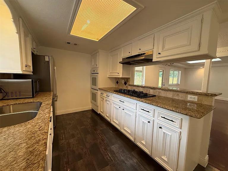 2075 Little Cedar Dr — Photo 10