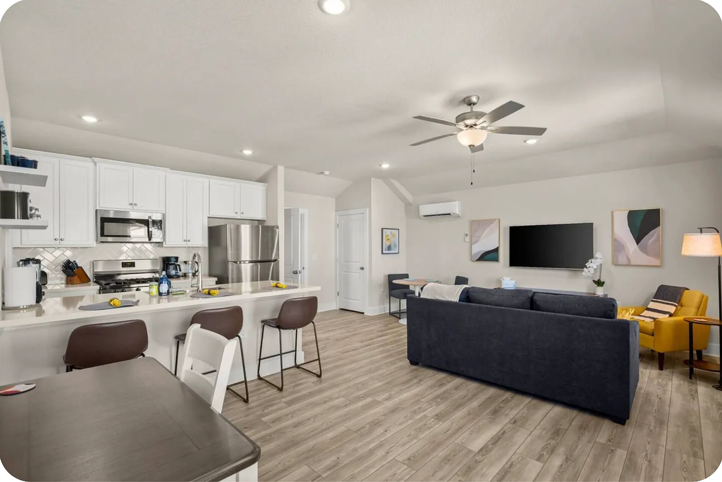 8810 Bestride Bend - A — Photo 3