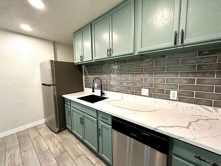 1005 W Martin Luther King Jr Blvd #A — Photo 17