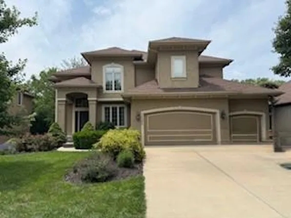 17560 S Brockway St, Olathe, KS 66062