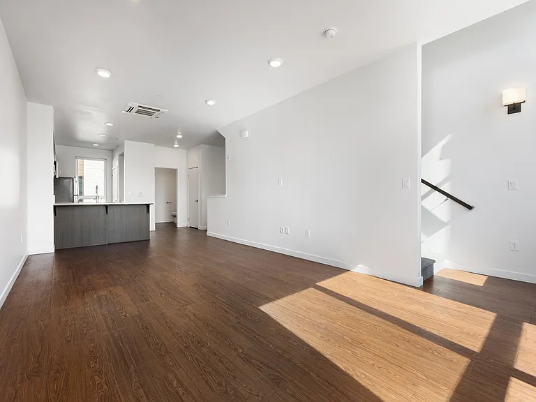 17th Place Townhomes — Photo 9