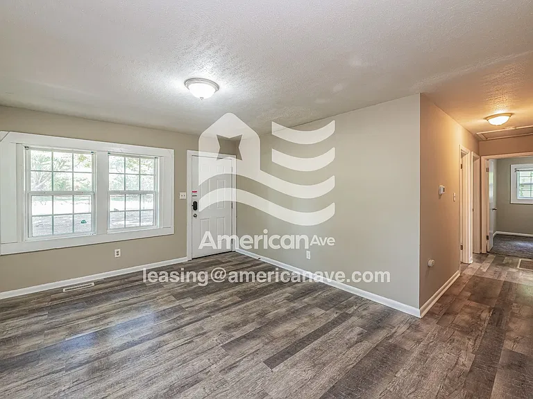 643425_004_living_room_4.jpg