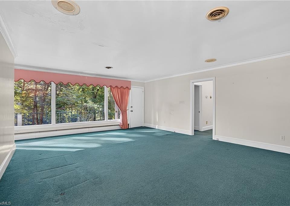 37th image of 801 Cliftwood Dr
