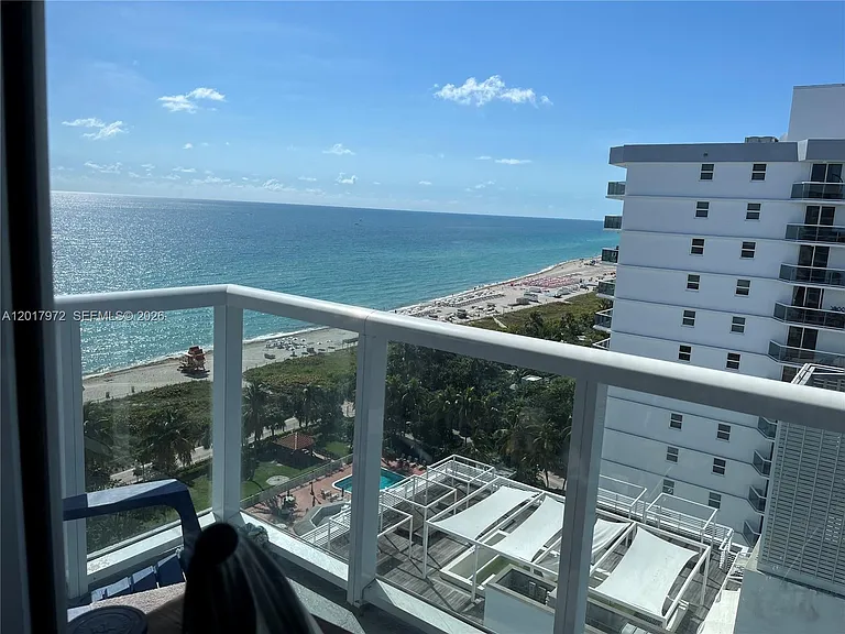 2457 Collins Ave #Penthouse 5 — Photo 2