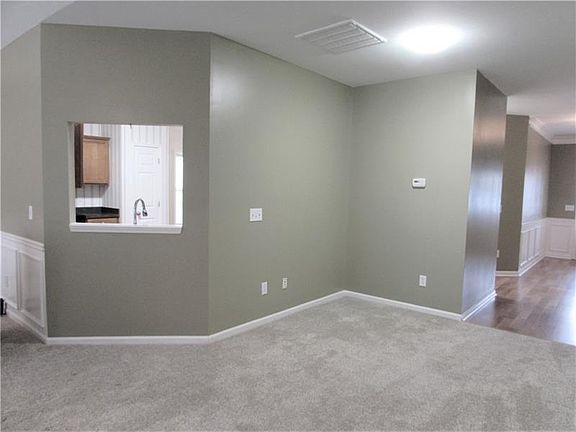 4th image of 110 Renford Rd