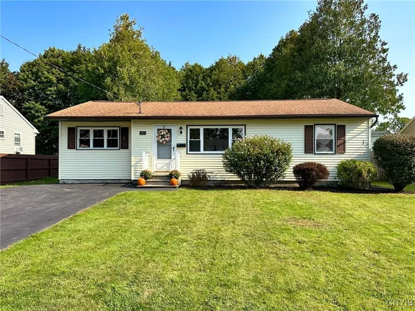 207 Stephens Dr, Utica, NY 13502