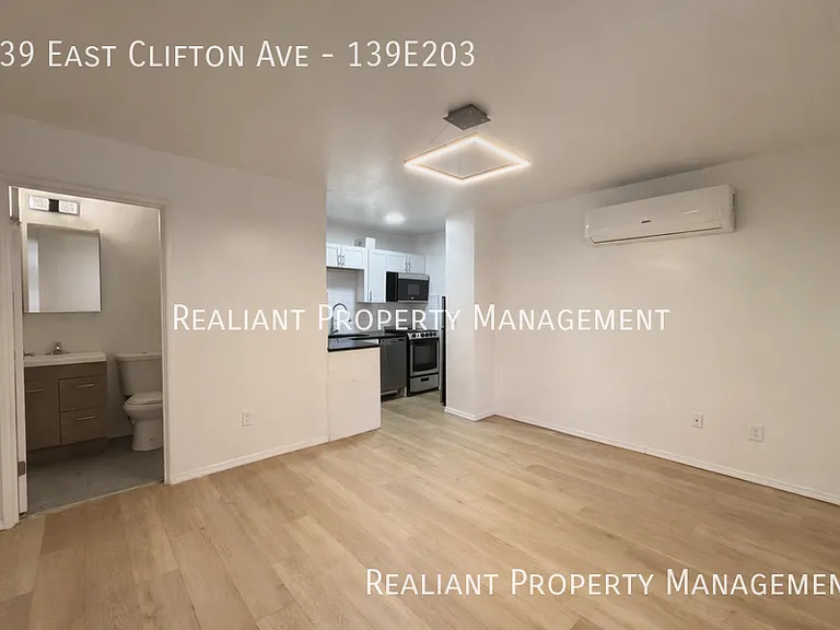139 E Clifton Ave #139E203 — Photo 2