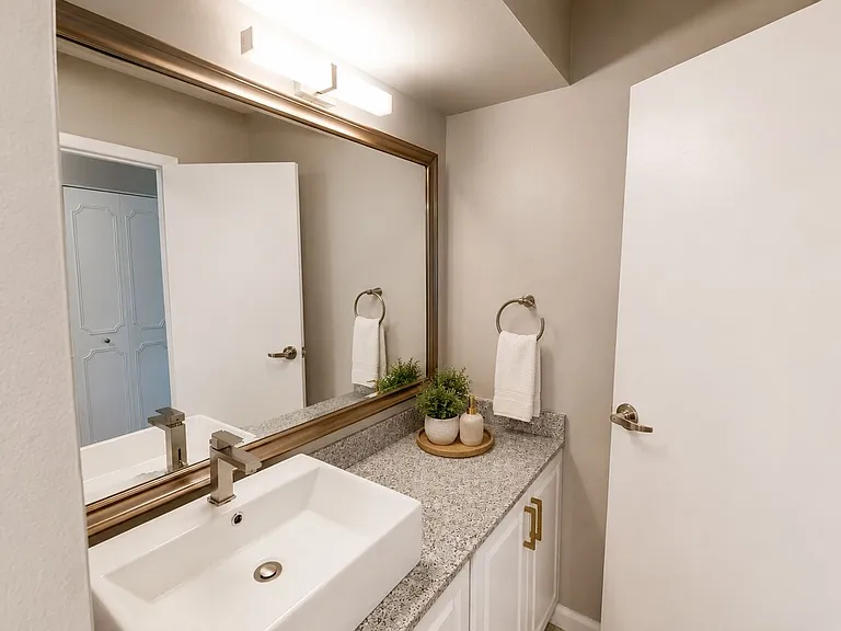 The Evalee Apartments — Photo 81