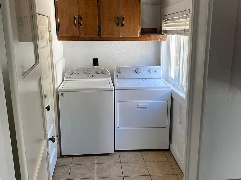 123 W Phoenix Ave — Photo 3