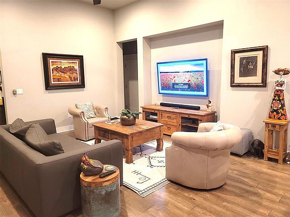 4th image of 10304 Autumn Wood Dr