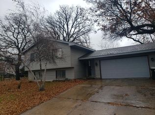 958 124th Ln NW, Coon Rapids, MN 55448