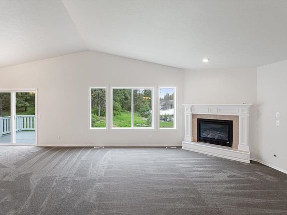 5th image of 5983 Blackstone Way
