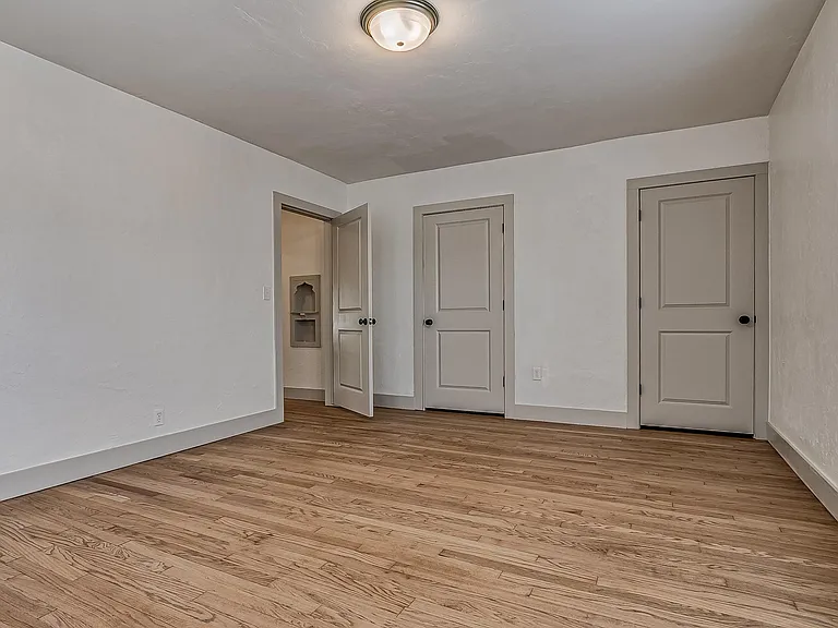 2110 N Kelley Ave — Photo 17