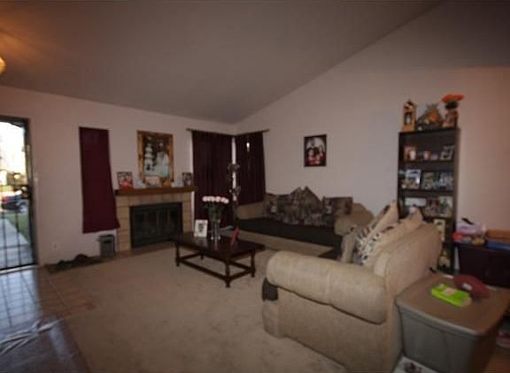 2nd image of 1638 Seabrook Ln