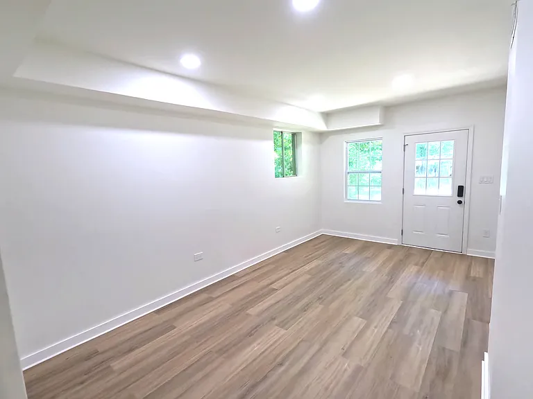 Entry Area/Dining