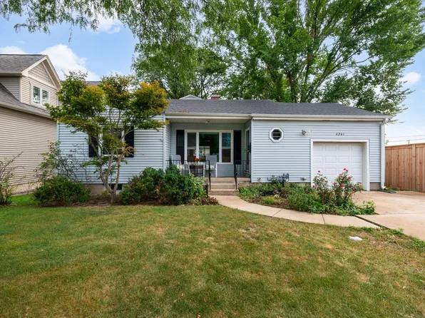 4241 Washington St, Downers Grove, IL 60515