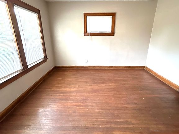 4th image of 1514 Myrtle Ave