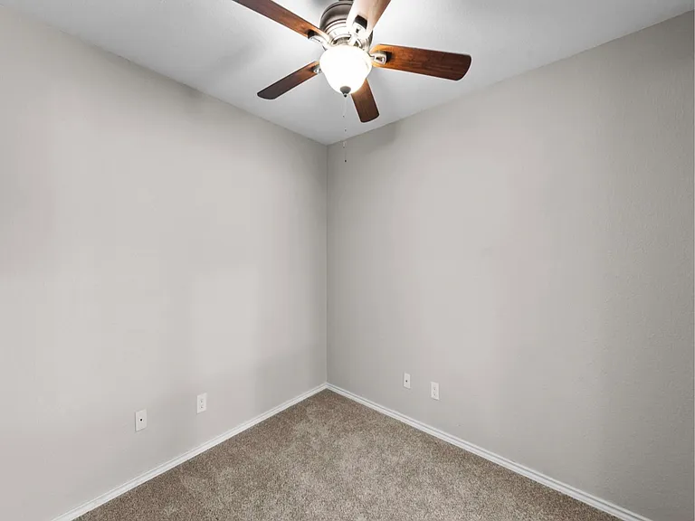 306 Dove Creek Trl — Photo 12