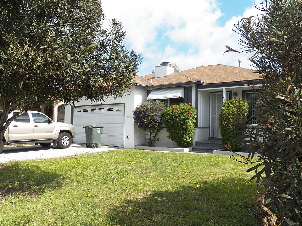 1st image of 232 Wisteria Dr