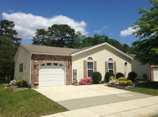 275 Greenbriar Ct, Mays Landing, NJ 08330