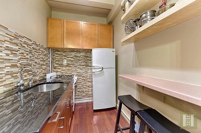 2nd image of 321 E 54th St APT 1F