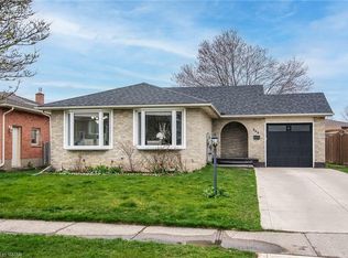 342 Wintergreen Dr, Waterloo, ON N2V1L9