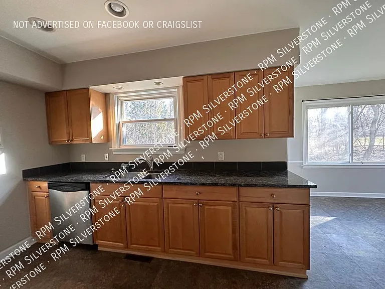 2362 Sanders Pl — Photo 4